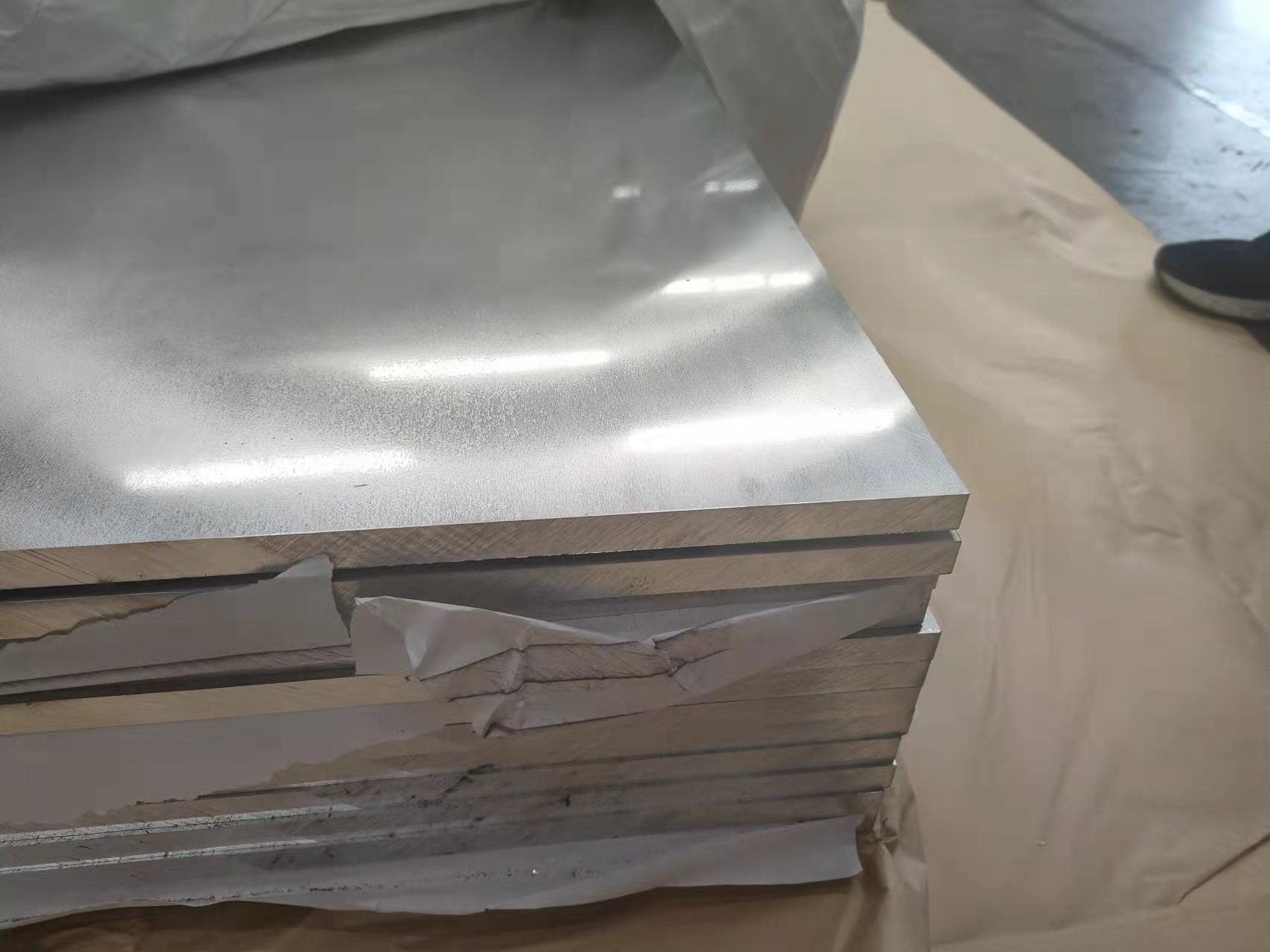 Aluminum plate